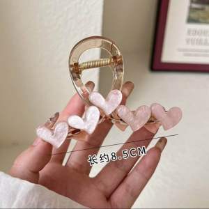 【ReadyStock】🔥韩式鲨鱼夹 简约爱心鲨鱼夹 他爱心抓夹Plush Hair Clip Claw Korean Hair Clamp Hair Accessories Big Hair Clamp Big Hair Clip