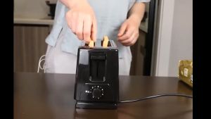 Electrolux เครื่องทำขนมปัง Bread maker เครื่องทำอาหารเช้าอัจฉะริยะ เครื่องทำขนมปังอเนกประสงค์ Toaster สินค้าขายดี เครื่องปิ้งขนมปัง