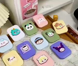 Gương trang điểm mini kèm lượcgương bỏ túi nhỏ gọn họa tiết hoạt hình dễ thương Nữ