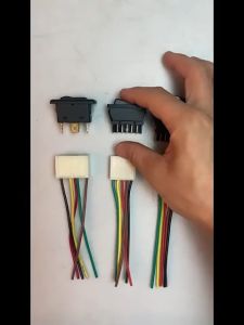 HEXMA สวิทช์กระจก 5ขา ใช้ได้ทั้ง12-24V แบบทั่วไป ลูกศร แสงสีเขียว สวิทช์กระจกไฟฟ้า ของใหม่ พร้อมแถมปลั๊กสีดำ1อัน คุณภาพอย่างดี