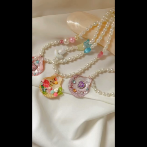 Moonbeam - Seashell Fantasy Charm สร้อยคอเปลือกหอยแห่งโลกเงือกสาว