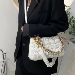 Tas Selempang & Tote Wanita Import: Pilihan Terbaik untuk Hangout & Pesta