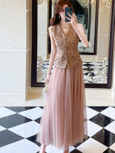 Elegant French Style Two-Piece Set for Women Summer Vest Unique Mini Skirt Fashionable Ensemble Classy Chic Minimalist