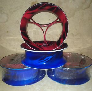 bladu layangan gulungan layang-layang unik merah biru