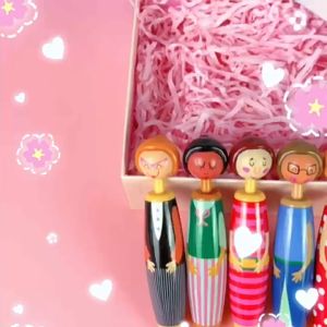 Bút bi cô gái cá tính mực xanh dễ thương ngẫu nhiên ngòi 0.5mm - bút gel độc lạ