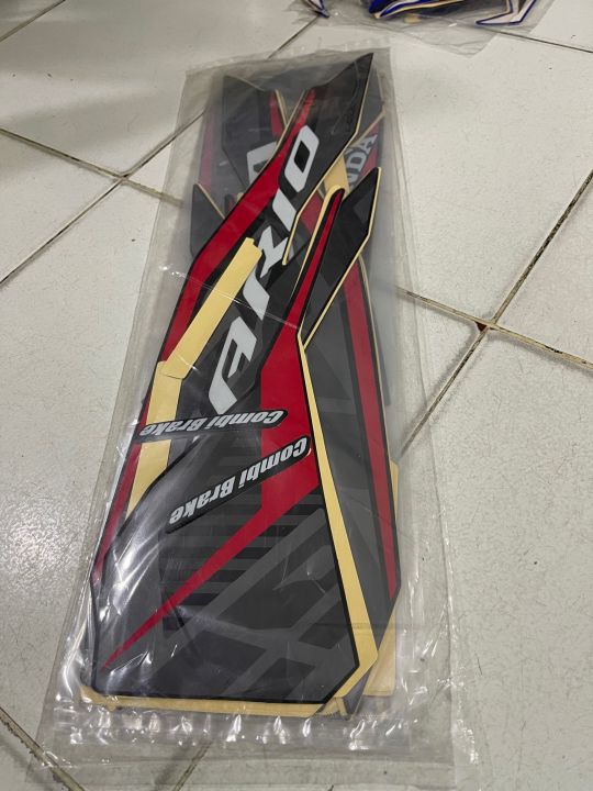 V22H%20STIKER%20STRIPING%20MOTOR%20VARIO%20125%202022%20HITAM%20SPORTY%20BLACK%20-%20Image%202