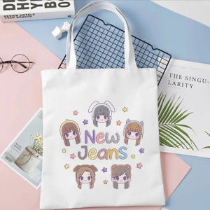 Totebag New Jeans Tulisan Karakter Lucu Kpop Korea String Bag Kanvas Tas Serut Wanita Aesthetic