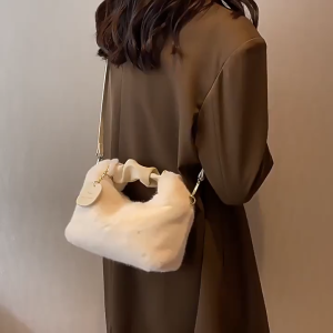 EchoBliss  กระเป๋าสะพายผู้หญิงแฟชั่นผู้หญิงกระเป๋าสะพายข้างหรูหราที่จำเป็นสำหรับการเดินทางทุกวัน