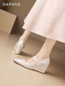 Daphne | White Platform Heel Pumps