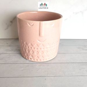The Leaferie Venetia plant pots. Ceramic flowerpot . flowerpots . flower pot . planter . planters . Flowers