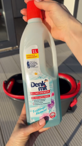 Nước lau sàn gạch đa năng Denkmit Chai 1 lít Hương tự nhiên thơm mát Giúp sàn nhà sáng bóng sạch tinh tươm Hàng Đức nhập khẩu