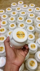 KEM DƯỠNG BODY CỐT SÂM KEM DƯỠNG TRẮNG SIÊU CẤP - SPA88