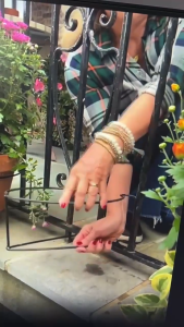 Floating Garden Railing Planter Hanging Pot Holder Pot Frame 浮动花园栏杆花架 Pemegang Pot Gantung