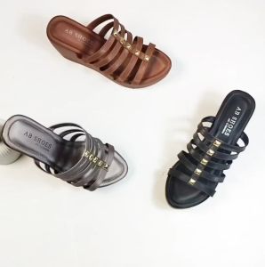 AMELYA - Wedges Wanita 8 Cm Sandal Wanita Tali Motif Piramid