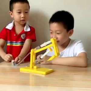 Lắp ráp mô hình máy xúc thủy lực cần cẩu thủy lực dùng học tập thí nghiệm stem steam DIY - HM0524