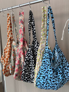 Naza Floral Canvas Shoulder Bag Large Capacity Commuter Tote Womens Crossbody Bag Fresh Sweet Style Velvet Material