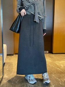 กระโปรงทรงตรงถักเอวยางยืดผูกเชือกสีพื้น กระโปรงทรงเอเอวสูง ทรงหลวม ผ้าโพลีเอสเตอร์ กระโปรงยาวปานกลาง