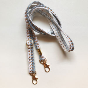 สายรัดโทรศัพท์แบบปรับความยาวได้สำหรับผู้หญิง สายรัดโทรศัพท์แบบสะพายข้าง กันลื่น กันหัก กันเสีย สายรัดโทรศัพท์แบบมีกาวสำหรับผู้หญิง