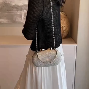 TAS PESTA MEWAH CLUTCH WANITA SLEMPANG TALI RANTAI MEWAH TAS WANITA FASHION IMPORT MODIS ELEGAN CANTIK TERMURAH TERLARIS TERBARU HAND BAG BAGSTORE JAKARTA TAS BATAM DOMPET KONDANGAN IMPORT 2024 PESTA TAS SELEMPANG SULTAN KEKINIAN