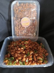 MAKARONI  CIKRUH INSTAN  PEDAS EXTRA daun jeruk / makaroni bantet VIRAL 100 grm by candu snack&chips