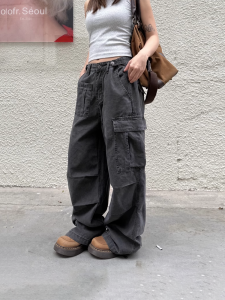 กางเกงทำงานสไตล์อเมริกันหลวมๆ สำหรับผู้ชายและผู้หญิง กางเกงขายาวทรงหลวมหลายกระเป๋าสไตล์ย้อนยุค กางเกงขายาวทรงหลวมสำหรับผู้หญิง