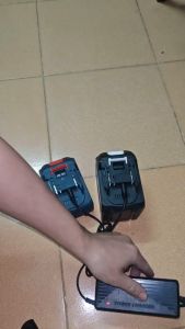 Sạc Nhanh Adapter 21V 3A Drama chân tròn 55x25mm Cho Pin 20 cell 5s4p Có Quạt Tản Nhiệt.2 cổng sạc