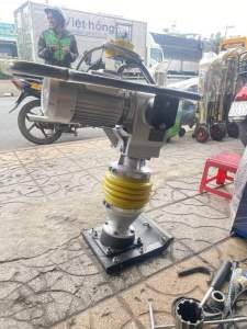 Máy đầm cóc sử dụng điện FUKI