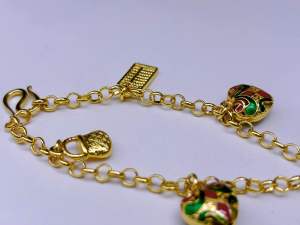 สร้อยข้อมือ เรียกทรัพย์ ประกอบไปด้วย ถุงทอง หยิน-หยางทอง ลูกคิดทอง งานเกรดดีที่สุดไม่ลอกไม่ดำ