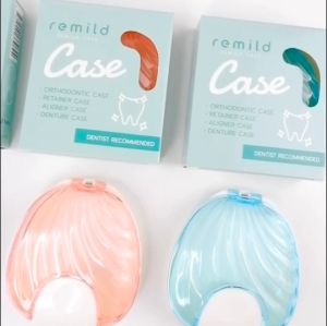 Remild รุ่น Crystal กล่องใส่รีเทนเนอร์ กลุ่ม 2 ฟันใส แบบกดเปิด ใช้ง่าย สีสวย