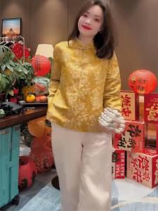 New Chinese Style Womens Shirt Spring 2025 Elegant Fashionable Stand Collar Design Slant Button Embroidered Top