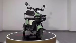 Xe điện 3 bánh TJM-XT01 là một phương tiện di chuyển linh hoạt và tiện lợi dành cho những người gặp khó khăn trong việc đi lại