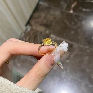 18K Gold Square Sugar Ring Womens Exclusive Moissanite Diamond Setting Luxury Princess Style Titanium Steel Fashion Jewelry