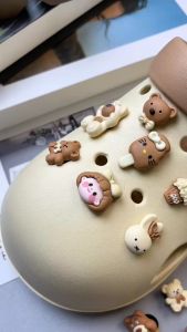 Sticker Charm 3D chủ đề Gấu nâu 22 bán lẻ DIY Mayto nhựa cứng gắn Dép Cross Dép Sục Cá Sấu JB-249