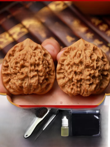 Four Buildings Lions Head Juglans Hopeiensis Hand Toy Playing Stump Triangle White Lion Apple round Grinding Plate Collection Walnuts