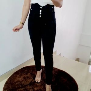 Celana Panjang Kancing Banyak W004: Pilihan Nyaman untuk Aktivitas Sehari-hari