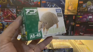 Mô Hình Thú Tatu Cuộn Mình Takara Tomy Ania AS-45 Armadillo - Có Khớp Biến Hình Độc Đáo