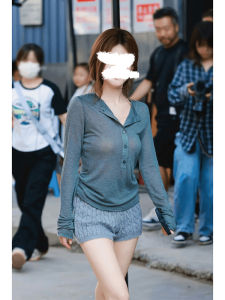 Zhaolu Si สไตล์เดียวกันเกาหลี ลำลอง แขนยาวบาง เสื้อสเวตเตอร์ถัก เสื้อยืดผู้หญิง ฤดูใบไม้ร่วง เสื้อตัวในลดน้ําหนัก เสื้อท่อนบน