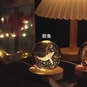 Lampu Hias Kristal Bulan LED – Lampu Tidur Aesthetic Dekorasi Unik Hadiah Spesial Bahan Kayu Solid & Kaca K9
