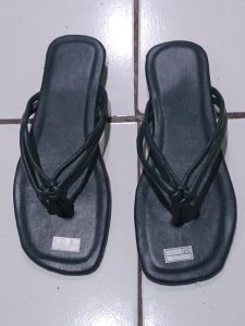 sandal teplek wanita ekonomis jepit kekinian