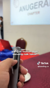 RakanKu MALAYSIA Multi-function Red Laser Pointer Pen PowerPoint PPT USB Wireless Presenter Control 2.4GHz Back Forward Turning Page Turning Presentation Remote