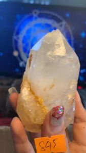 Trụ đá Thạch Anh tự nhiên còn hoang sơ dính đất năng lượng vũ trụ thiền định 845