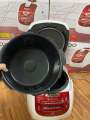Nồi cơm Áp suất Điện tử Cuckoo CRP-G1015MD 1.8L màu đỏ (Bản xuất khẩu). 