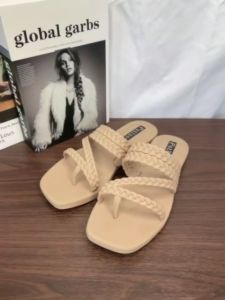 Falisar รองเท้าเเตะแฟชั่นผู้หญิง เเบบหูคีบ รุ่น รองเท้าแตะ สลิปเปอร์ flip flops 1214