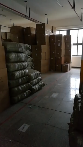 Thảm chống trượt ô tô thảm chống trượt hình nhện bao bì OPP thảm chống trượt điện thoại ô tô phụ kiện ô tô bán buôn.