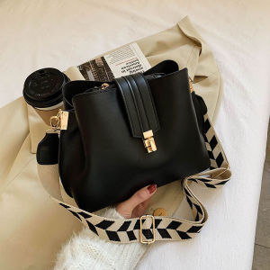 Fashionable Wide Strap Bucket Bag Womens Crossbody Bag Spring Summer New Style Retro All-Match Single Shoulder Small Bag