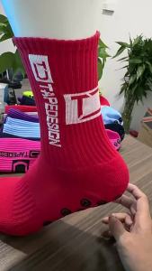 SEA AMILA 【จัดส่งในท้องถิ่นในประเทศไทย】ถุงเท้ากีฬาฟุตบอลถุงเท้าผู้ชายผู้ใหญ่ถุงเท้ากีฬาหนาถุงเท้ากีฬาถุงเท้ากันลื่น