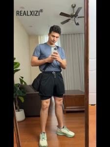 Quần Short Thể Thao Nam Họa Tiết Rằn Ri Thoáng Khí Hai Lớp Dùng Cho Chạy Bộ Tập Luyện Thể Dục Thiết Kế Thông Thường Có Túi Ẩn Lưng Cao Ôm Sát Chất Liệu Polyester Và Elastane.