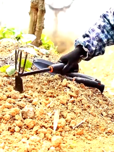 2in1 Cangkul Garuk Rumput Mini 2 Fungsi Gagang Karet Panjang 29 CM Ergonomis Tahan Lama
