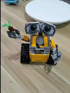 【SG Stock】687 robot building blocks electronic doll model compatible with childrens educational toys