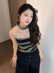 YUEZHONGWEI | Áo vest không tay ôm vừa vặn cổ treo màu tương phản cho nữ mùa hè 2025 Áo khoác ngoài gợi cảm ngắn không tay áo chui đầu